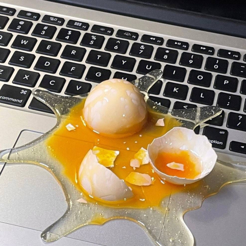 Esports Gaming Trophy - Cracked Egg Phone Stand Holiday Funny